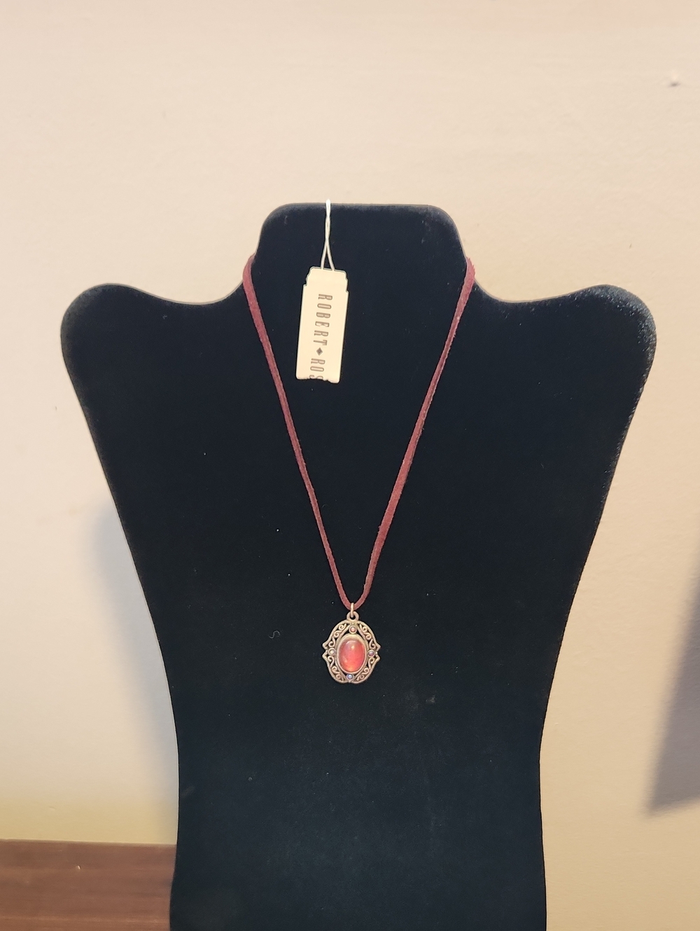 NWT Robert Rose Vintage-Style Pink Stone Pendant Leather Necklace